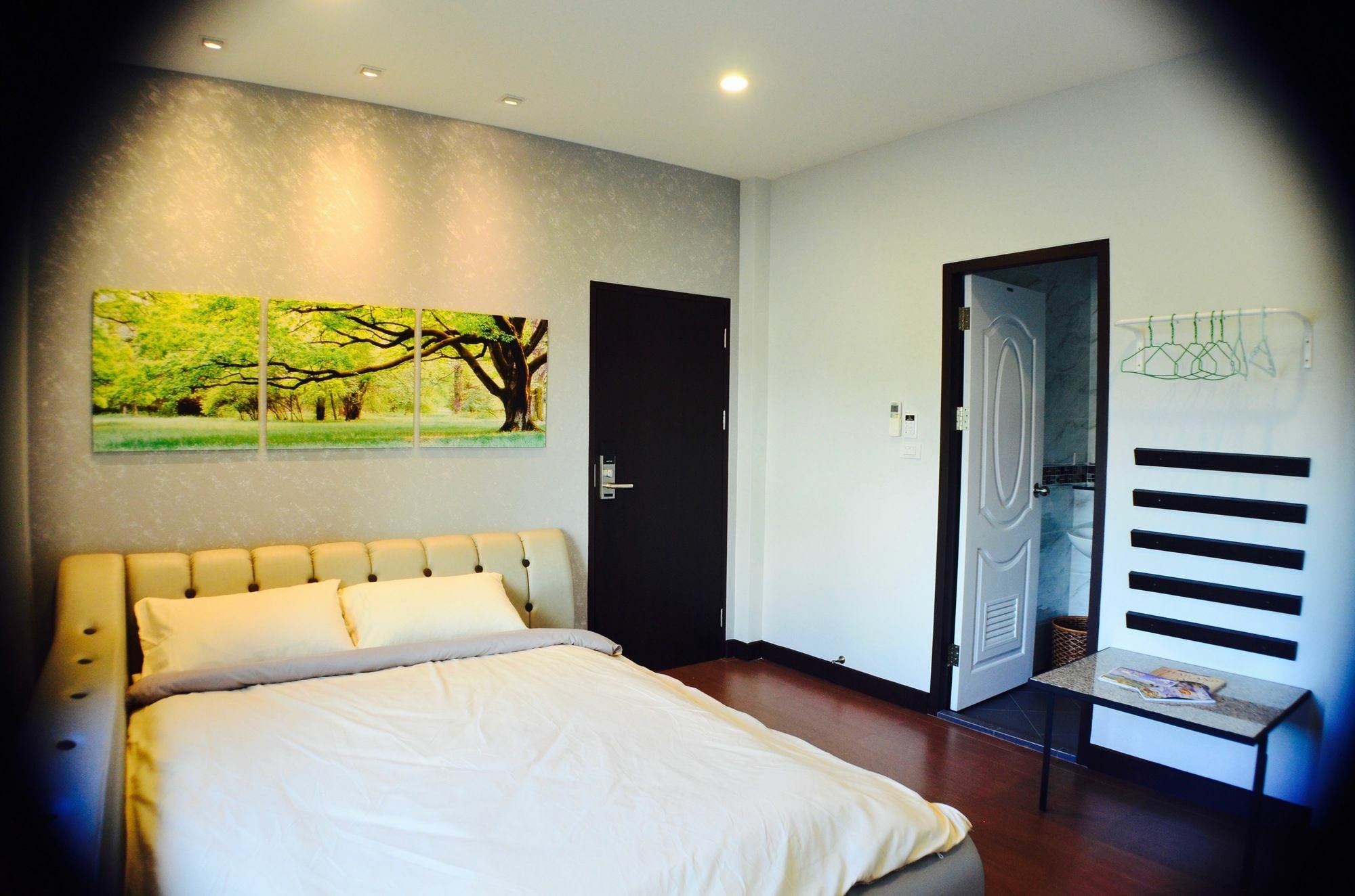 4 Bedroom House At Skytrain Hotel Bangkok