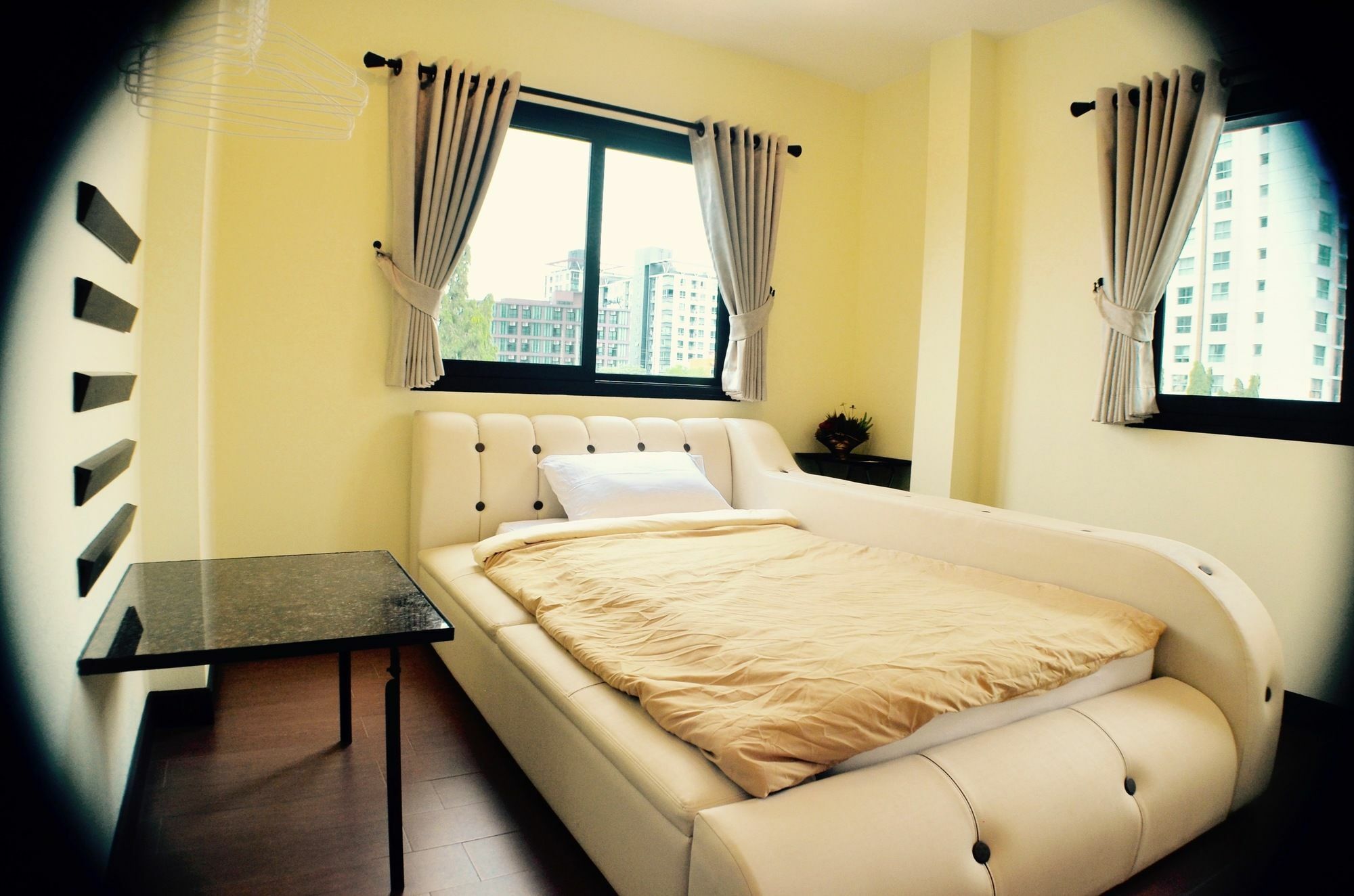 4 Bedroom House At Skytrain Hotel 2*
