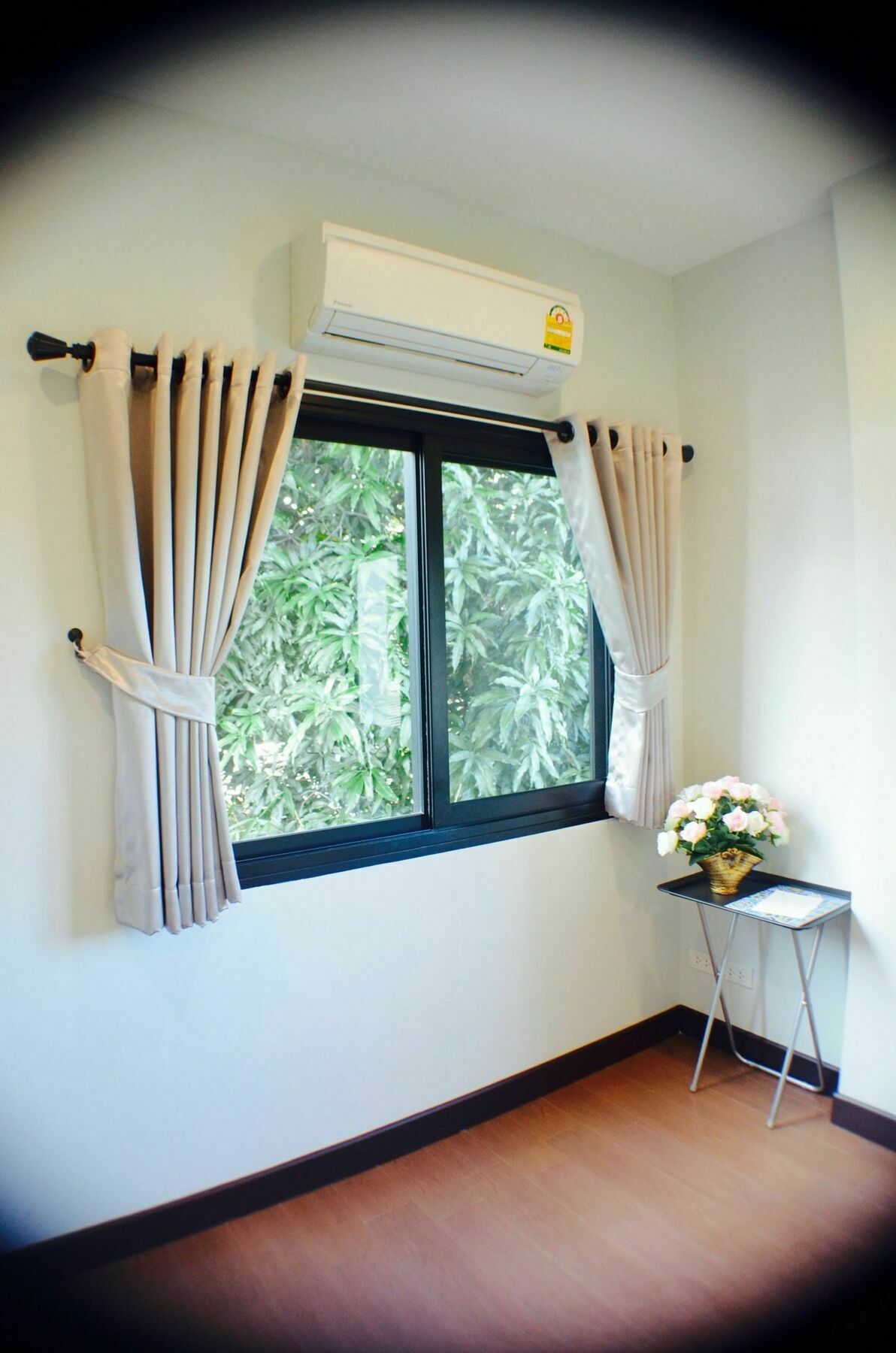 4 Bedroom House At Skytrain Hotel
