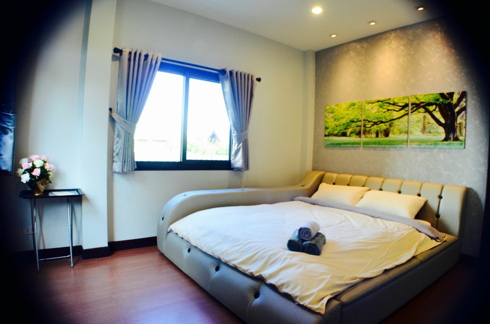 4 Bedroom House At Skytrain Bangkok